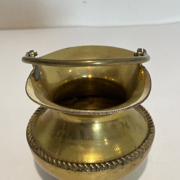 Vintage Solid Brass Vase Basket Rope Twist Accent Hinged Handle Made In India - Picture 4 of 11